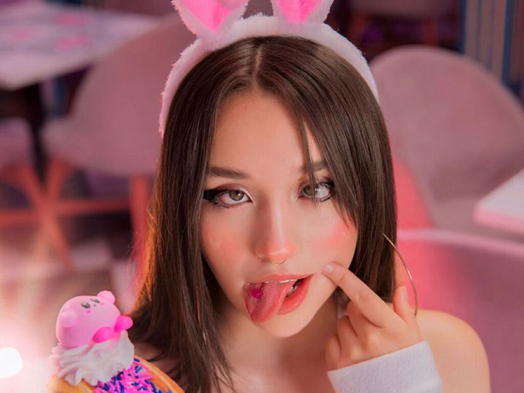 Live sex webcam photo for HannaSanz #277847937