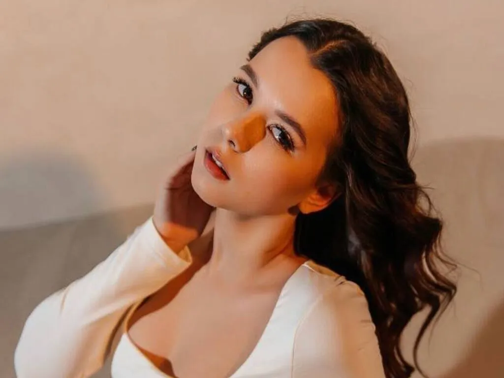 Live sex webcam photo for HannahMon