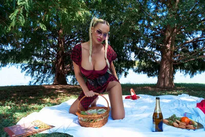 Live sex webcam photo for HannahSeenan #290156802