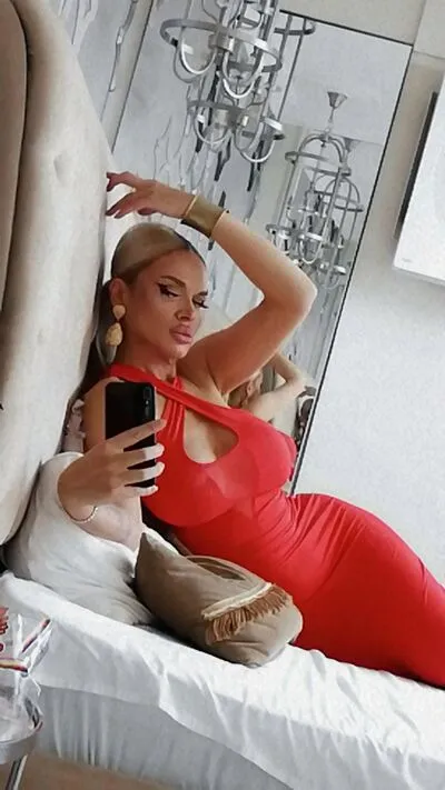 Live sex webcam photo for HannahSeenan #290156818