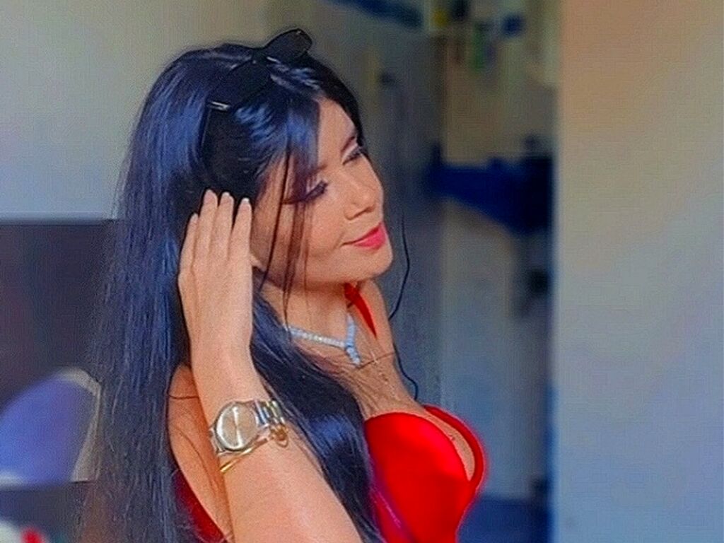 Live sex webcam photo for HillaryBacker #276729776