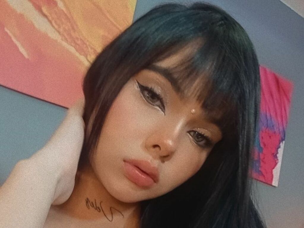 Live sex webcam photo for HinataUzumakiz #277087187