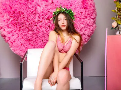 Live sex webcam photo for HoneyBlair #290136360