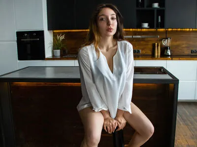 Live sex webcam photo for HoneyBlair #290136399