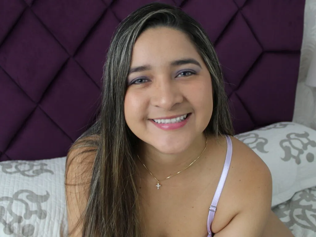 Live sex webcam photo for IngridWeil #276805187