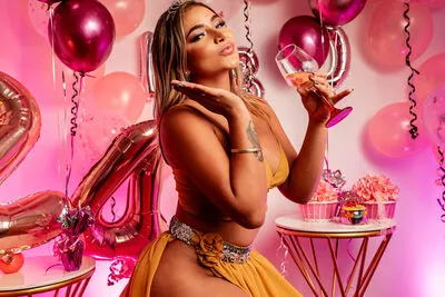 Live sex webcam photo for IsabelBrouw #290158562