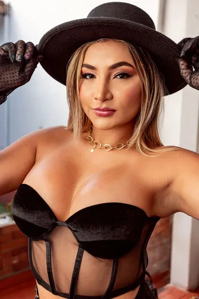 Live sex webcam photo for IsabelBrouw #290158569