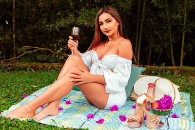 Live sex webcam photo for IsabelBrouw #290158630