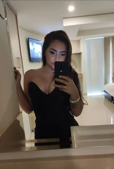 Live sex webcam photo for IsabelBrouw #290158644