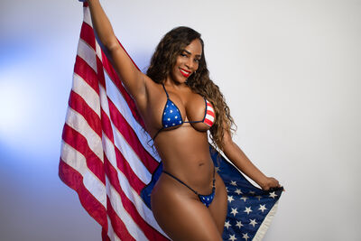 Live sex webcam photo for IsabellaKaned #290134144