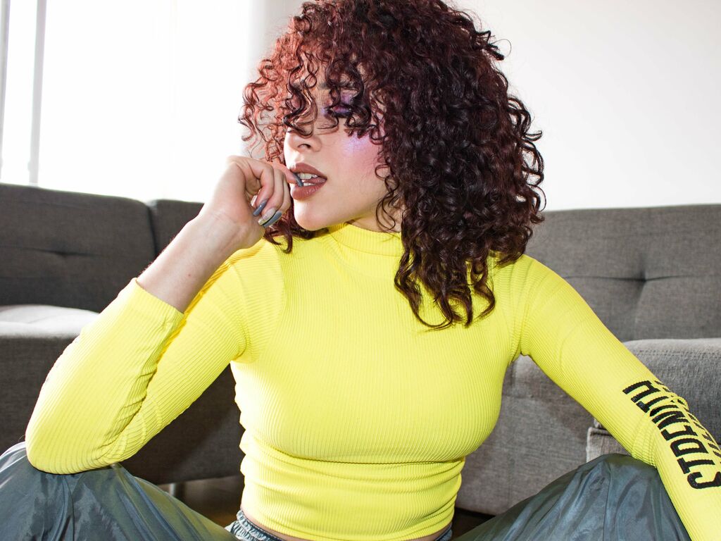 Live sex webcam photo for IsabellaYork #277875065