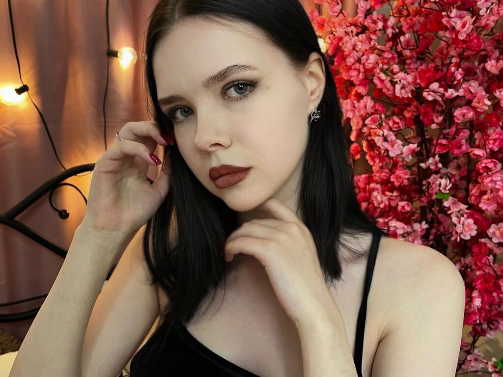 Live sex webcam photo for IsabelleNoir #277084018