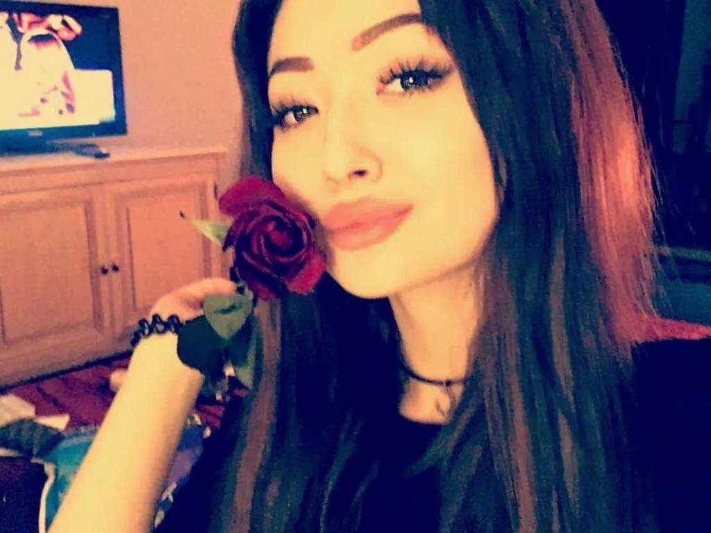 Live sex webcam photo for IsittaSmith
