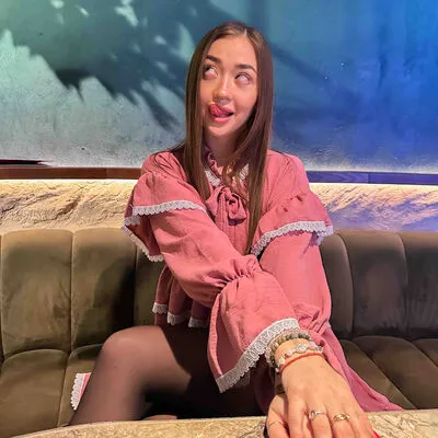 Live sex webcam photo for IskrinaCold #290137163