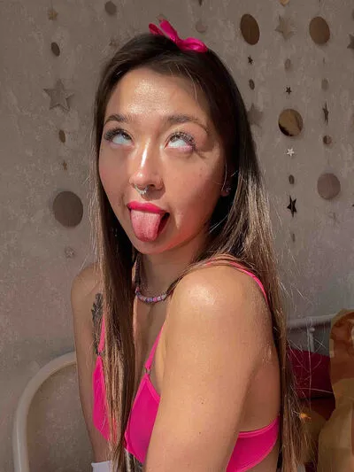 Live sex webcam photo for IskrinaCold #290137187
