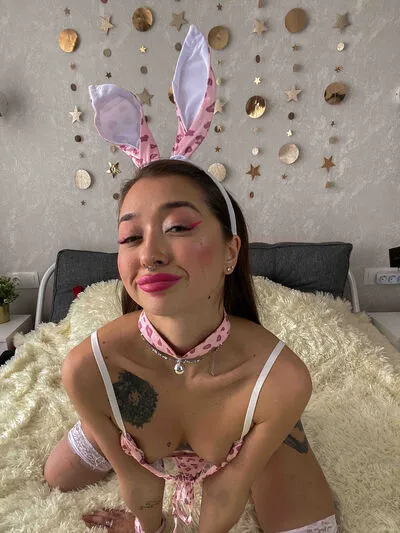 Live sex webcam photo for IskrinaCold #290137198