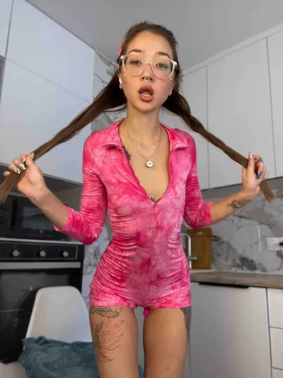 Live sex webcam photo for IskrinaCold #290137200