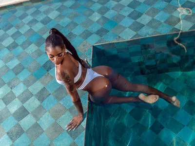Live sex webcam photo for IvyGrime #290121441