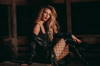 Live sex webcam photo for IvySamek #290139034