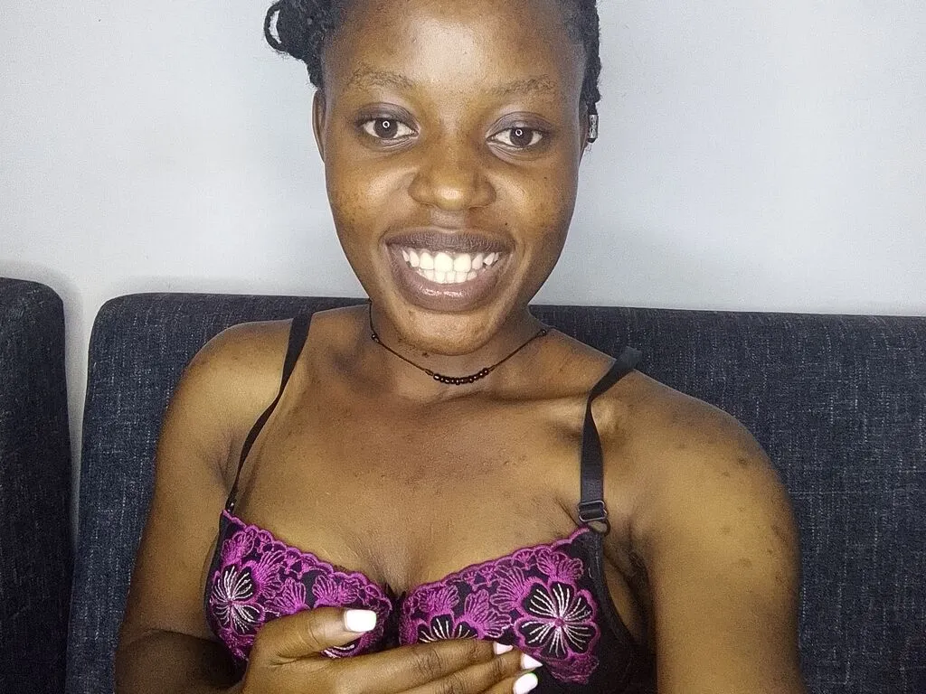 Live sex webcam photo for JackieFavor #278045606