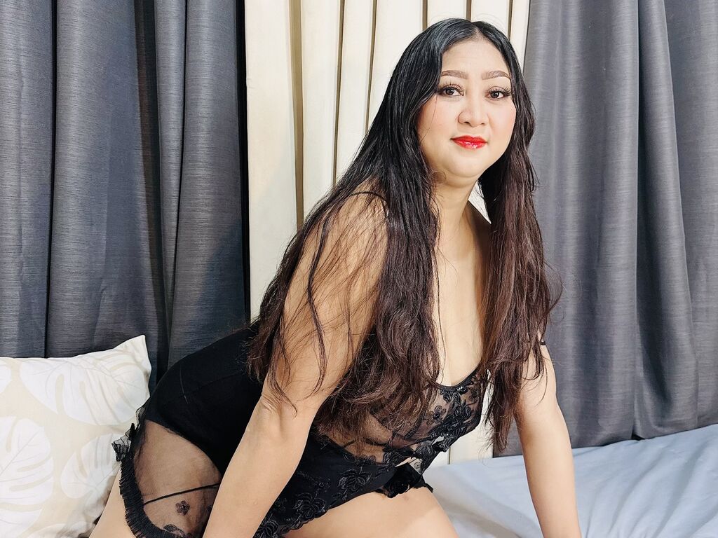 Live sex webcam photo for JackyClinton #276358840