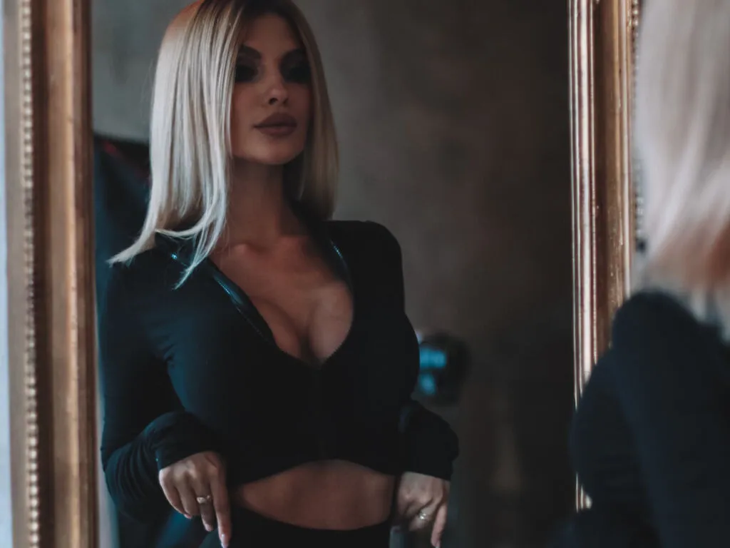 Live sex webcam photo for JackyJays #277640319