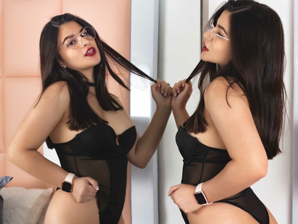 Live sex webcam photo for JadePrie #277922180