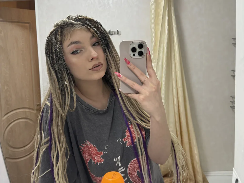 Live sex webcam photo for JalieMiller #277977986