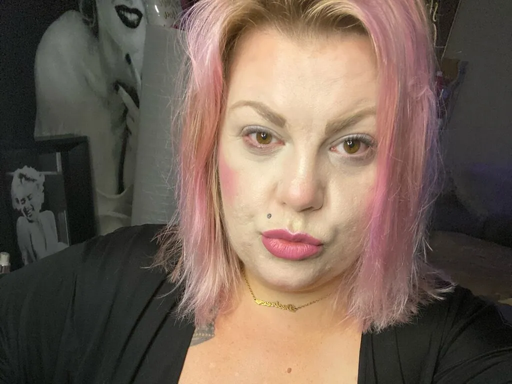 Live sex webcam photo for JamieThickness #278208611