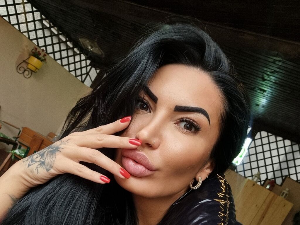 Live sex webcam photo for JaquelineRouge #277277551