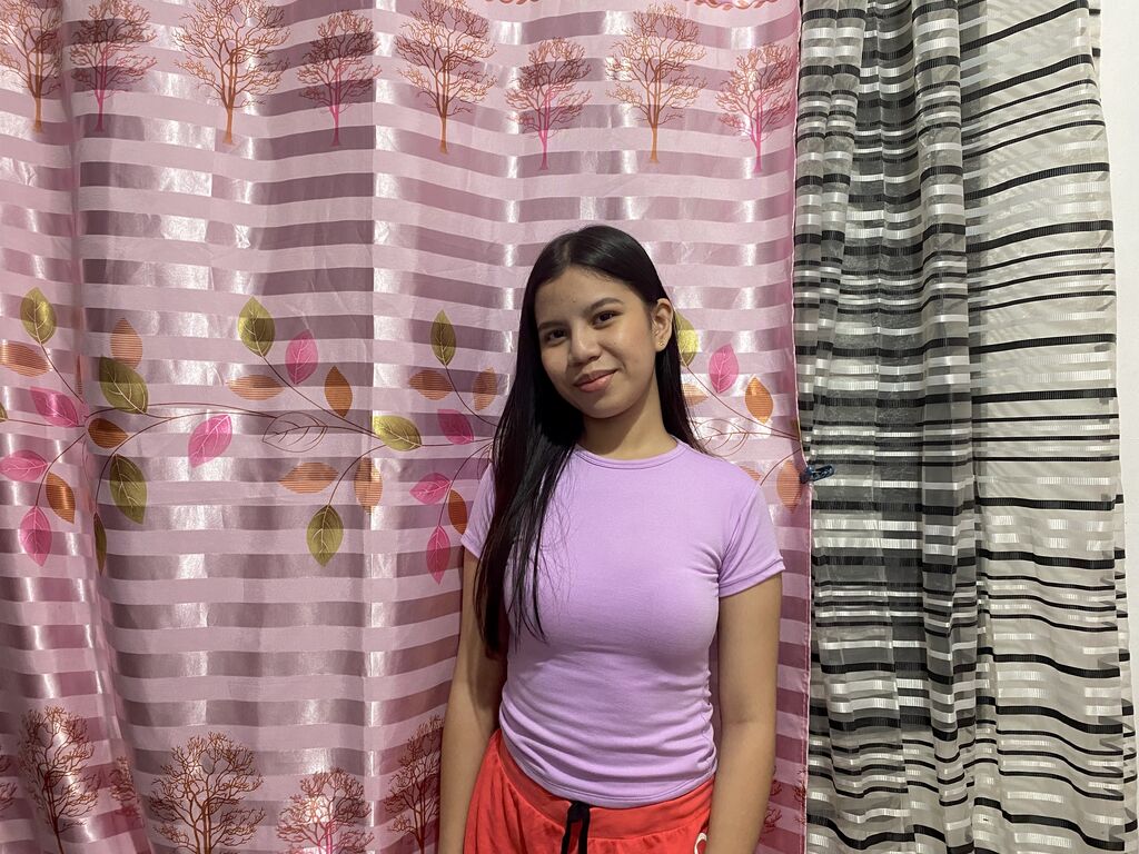 Live sex webcam photo for JasminMendoza #277532226