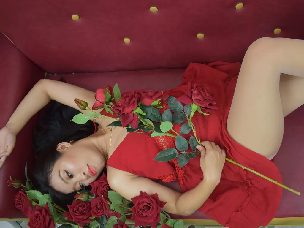 Live sex webcam photo for JasminStrauss