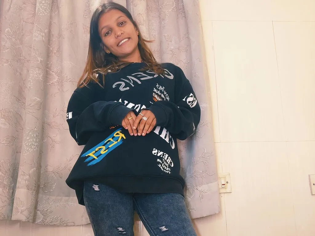 Live sex webcam photo for JassiRoy #276975251