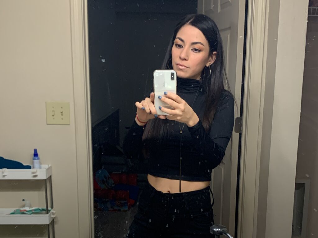 Live sex webcam photo for JazzDiana #278060302