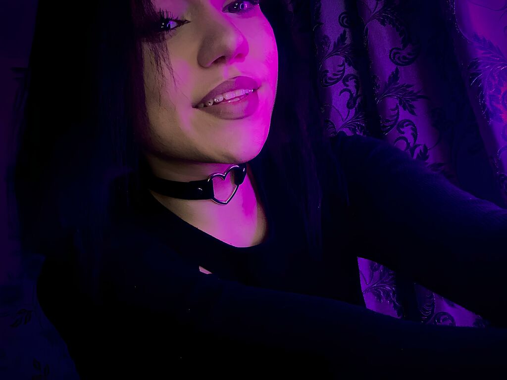 Live sex webcam photo for JeanetteEdison #277066913