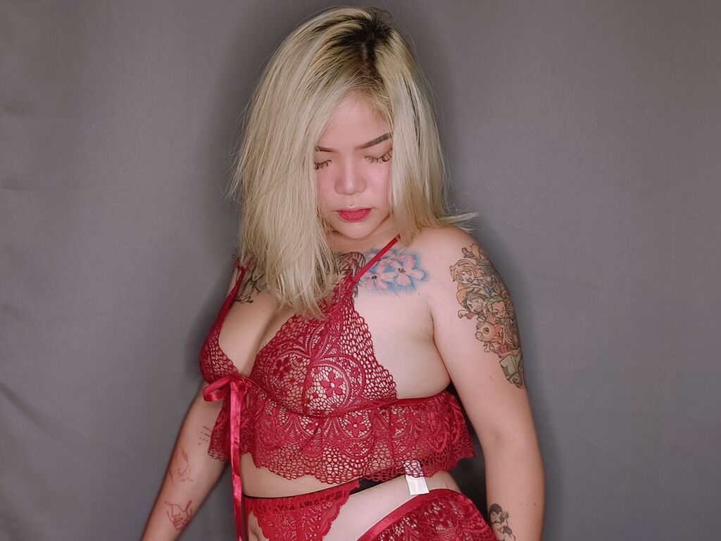 Live sex webcam photo for JellaBarreto #277928675