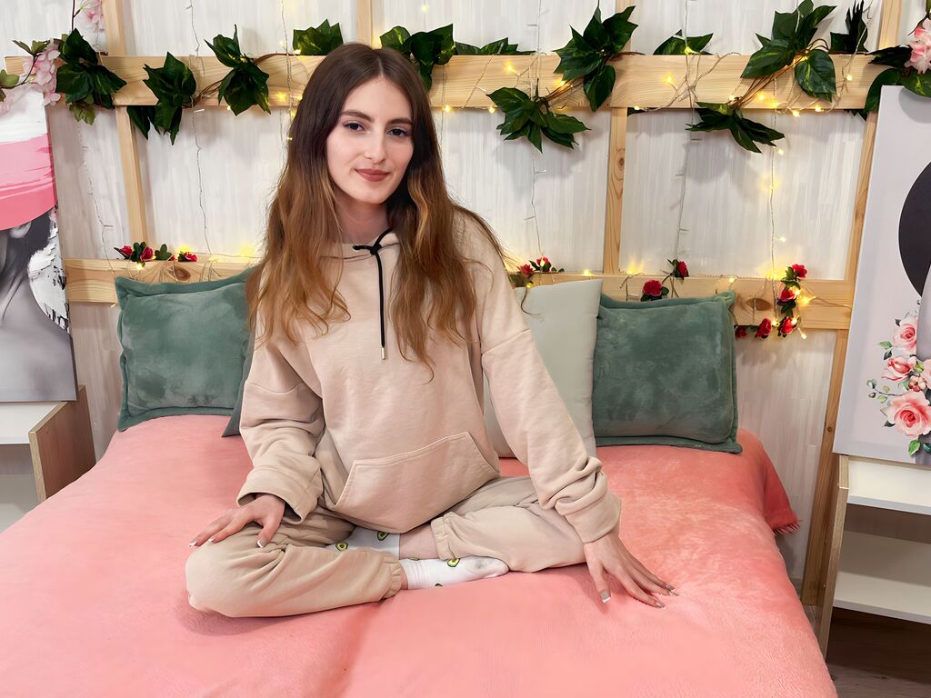 Live sex webcam photo for JennaRenteria #277708386