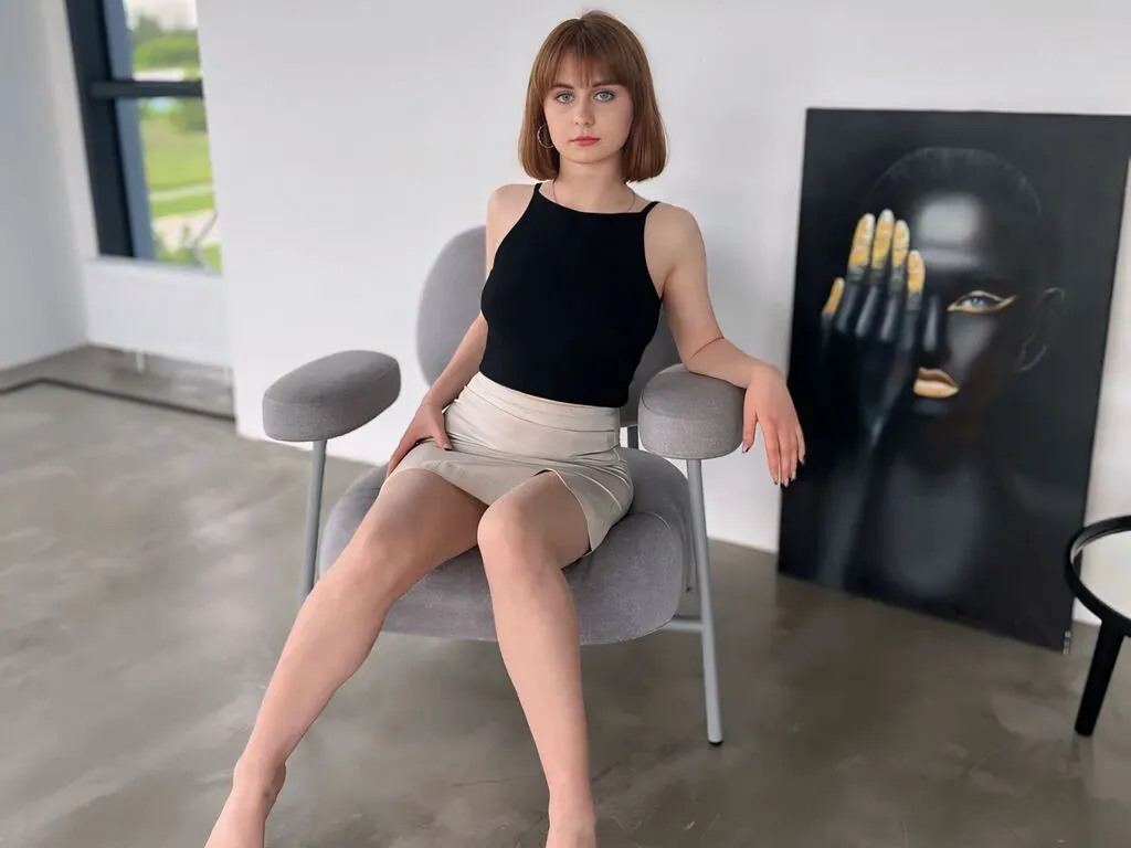 Live sex webcam photo for JenniferWoolfs #278121379