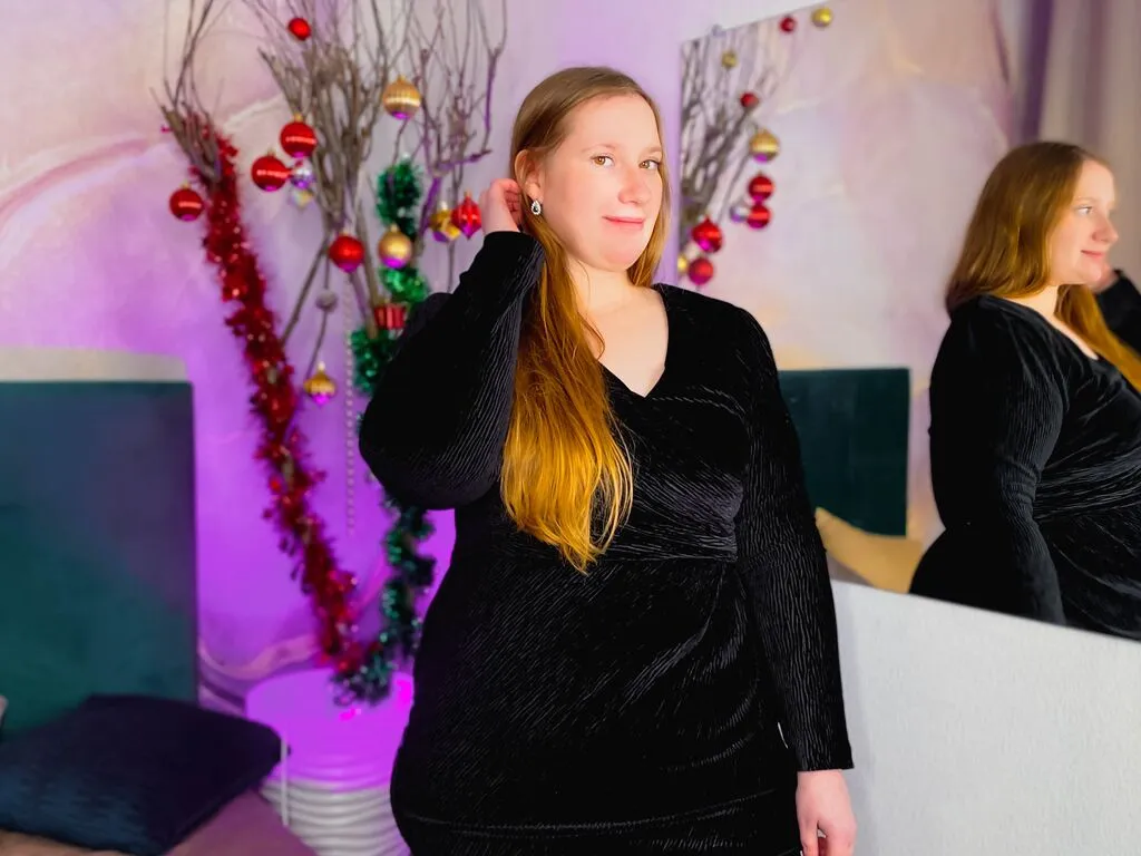 Live sex webcam photo for JenyLamore #276824885