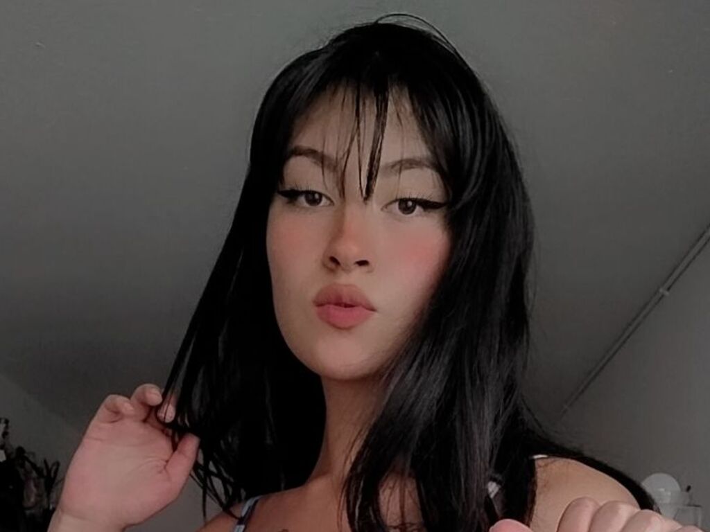 Live sex webcam photo for JesicaLemus #276307290