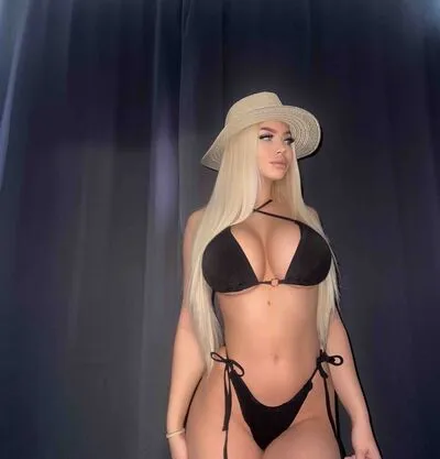 Live sex webcam photo for JessieBreen #290124204