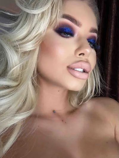 Live sex webcam photo for JessieBreen #290124230