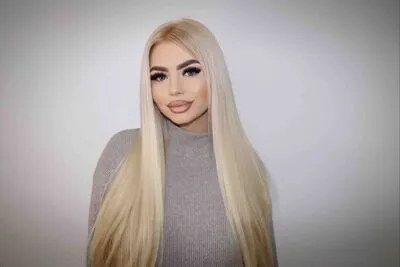 Live sex webcam photo for JessieBreen #290124277