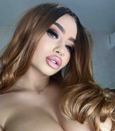 Live sex webcam photo for JessieBreen #290124288