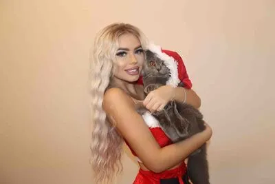 Live sex webcam photo for JessieBreen #290124347