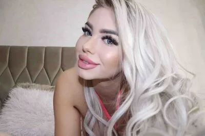 Live sex webcam photo for JessieBreen #290124351