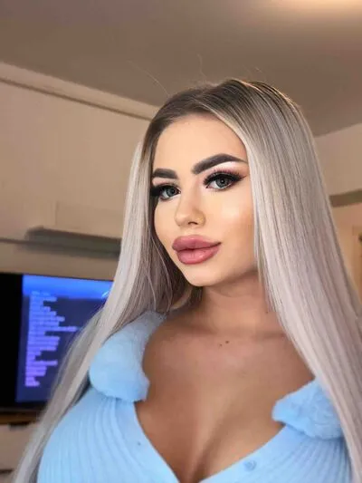 Live sex webcam photo for JessieBreen #290124398