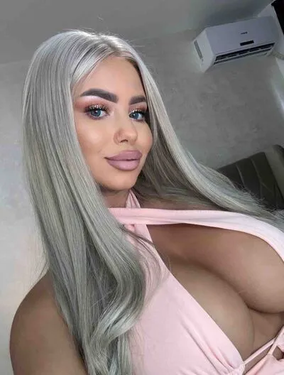 Live sex webcam photo for JessieBreen #290124416