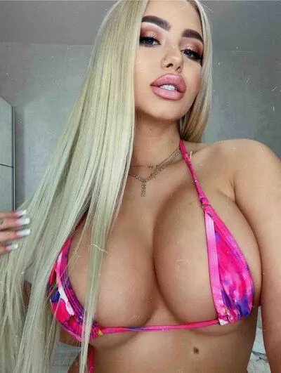 Live sex webcam photo for JessieBreen #290124425