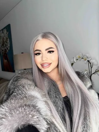 Live sex webcam photo for JessieBreen #290124437